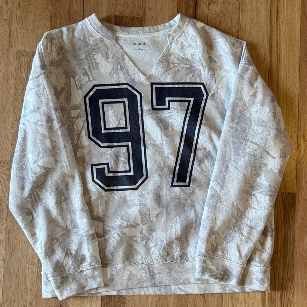 Hollister women's notch neck camo print Sweatshirt